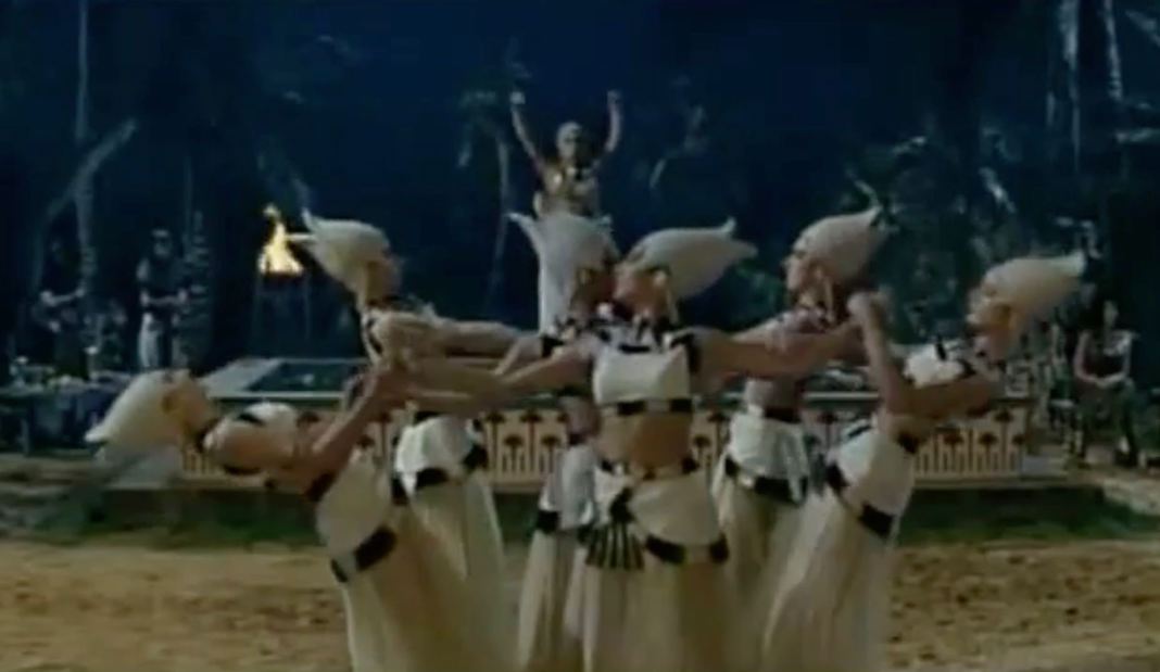 Peplum Movie Dance Scene The Lion of Thebes 1964