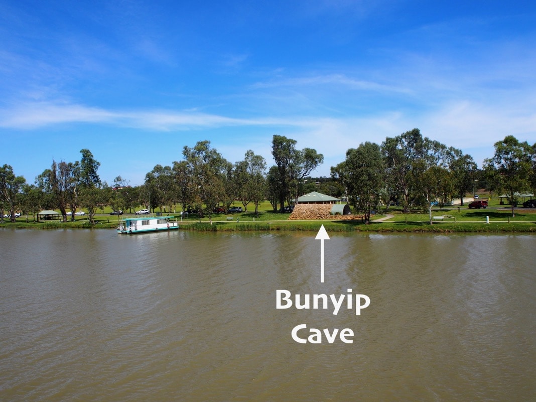Bunyip Cave next to the Murray River
