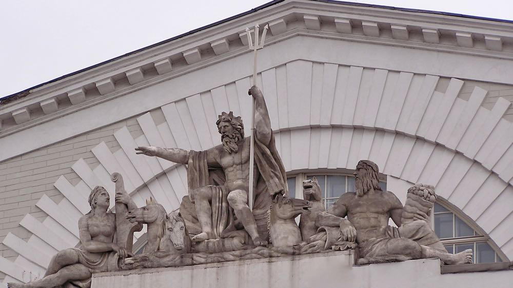 Neptune Statue Old Stock Exchange Building spit of Vasilyevsky Island