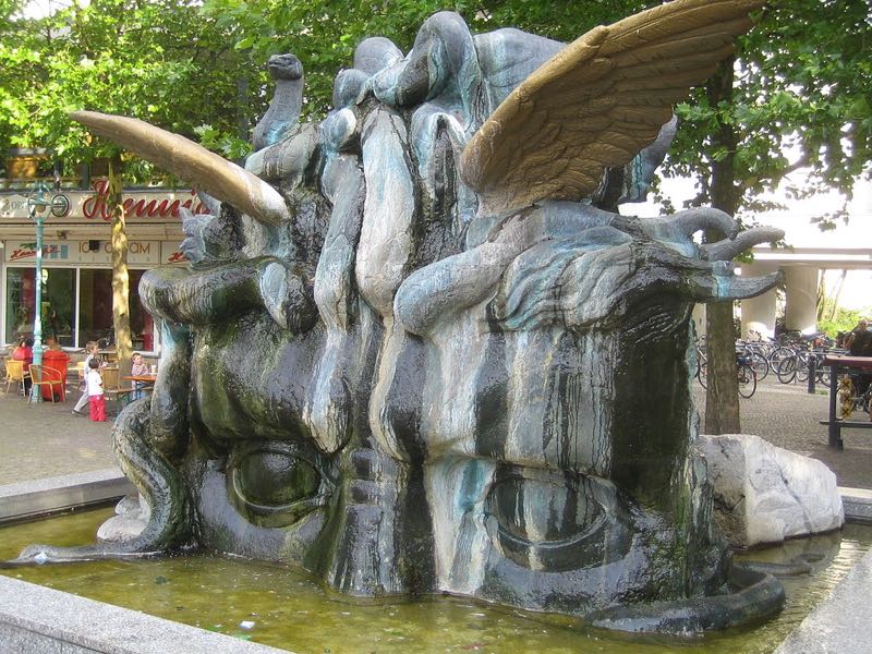 Medusa-Fountain-Berlin