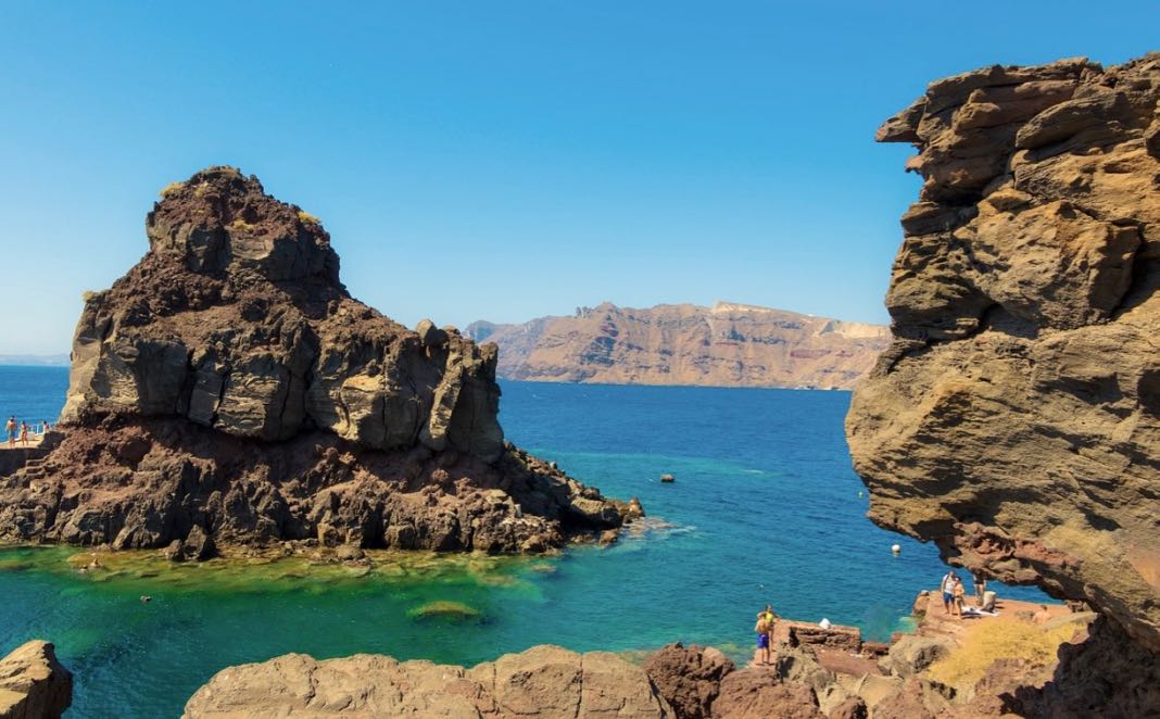 Amoudi Bay Cliff Jumping Santorini