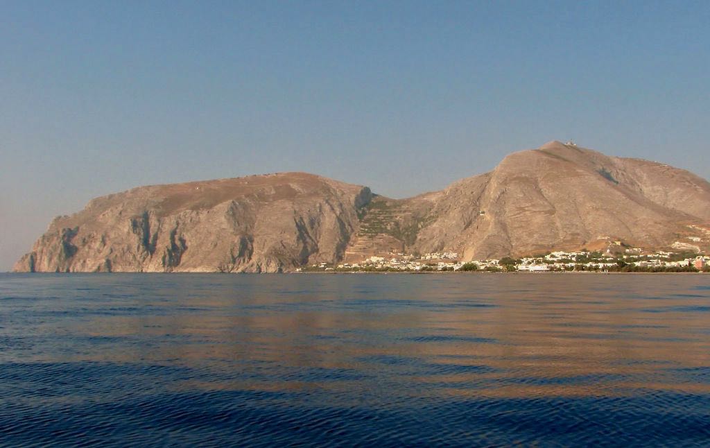Kamari viewed from the sea