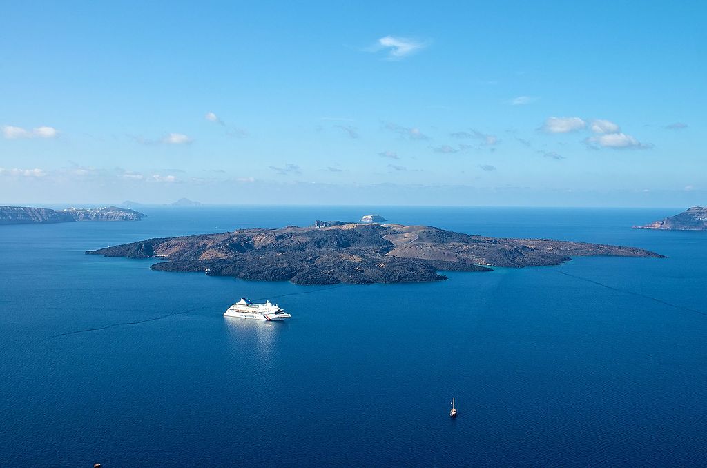 Nea Kameni Panorama