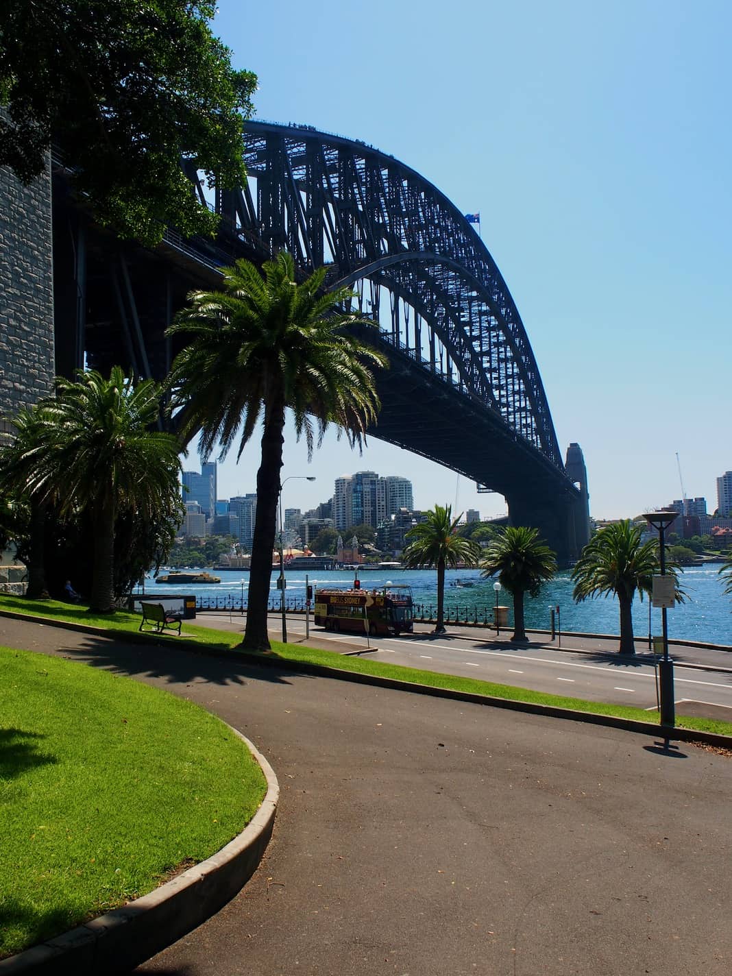 Walking to Sydney Harbour Bridge