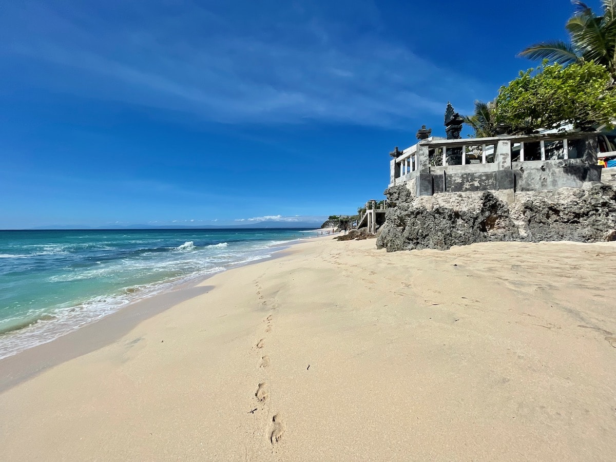 Dreamland Beach in Bali