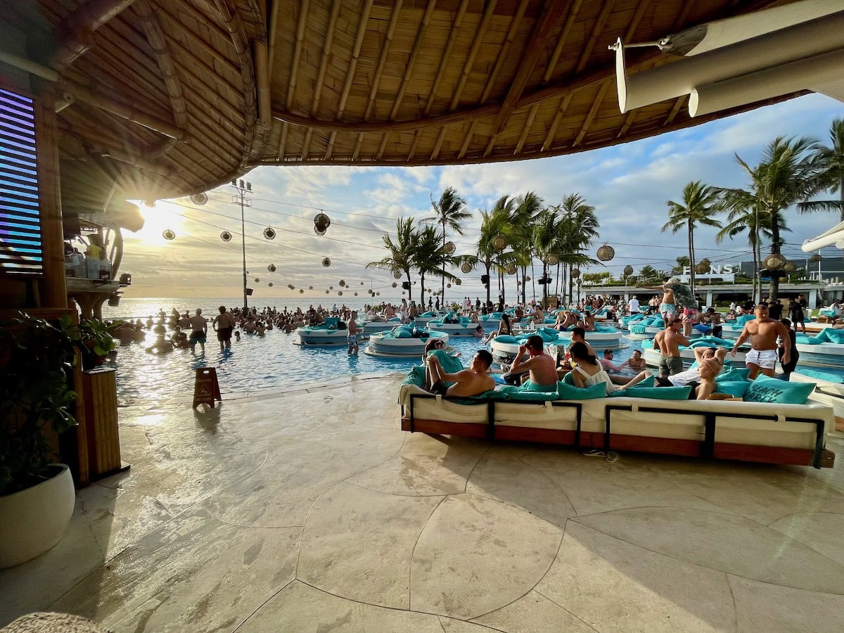 FINNS Beach Club Bali People relaxing at the Pool