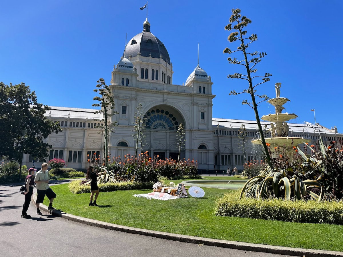 Beautiful Royal Exhibition Building Fountain Marriage Proposal