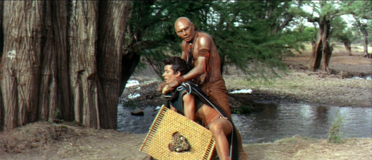 Chief Black Eagle fighting Mayan King Balam