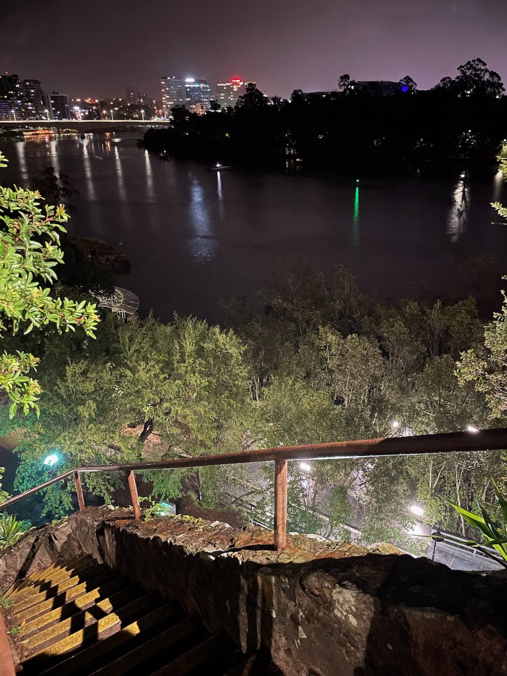 Kangaroo Point Nightview over Brisbane River near Venus Rising Sculpture