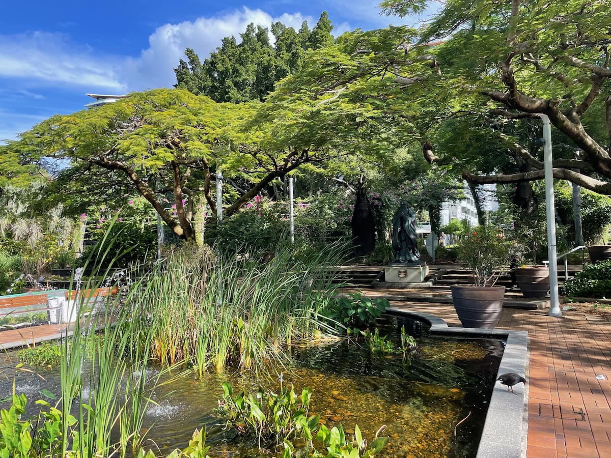 Confucius Statue Epicurious Garden Pond South Bank Brisbane